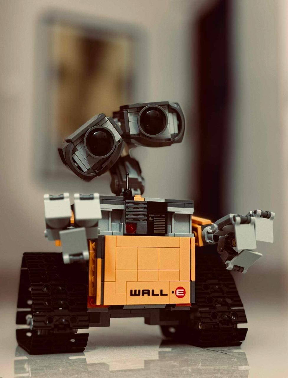Wall E building blocks set - 687 pcs